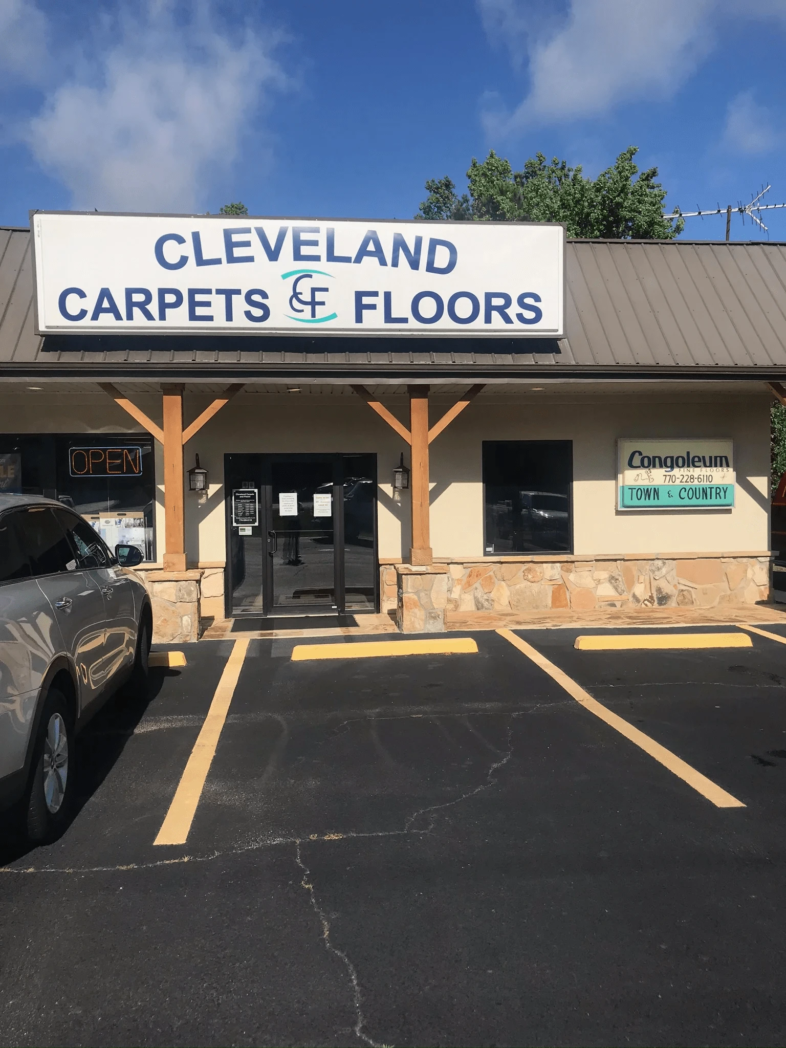 Cleveland-CArpet-and-floors-Griffin-GA-building